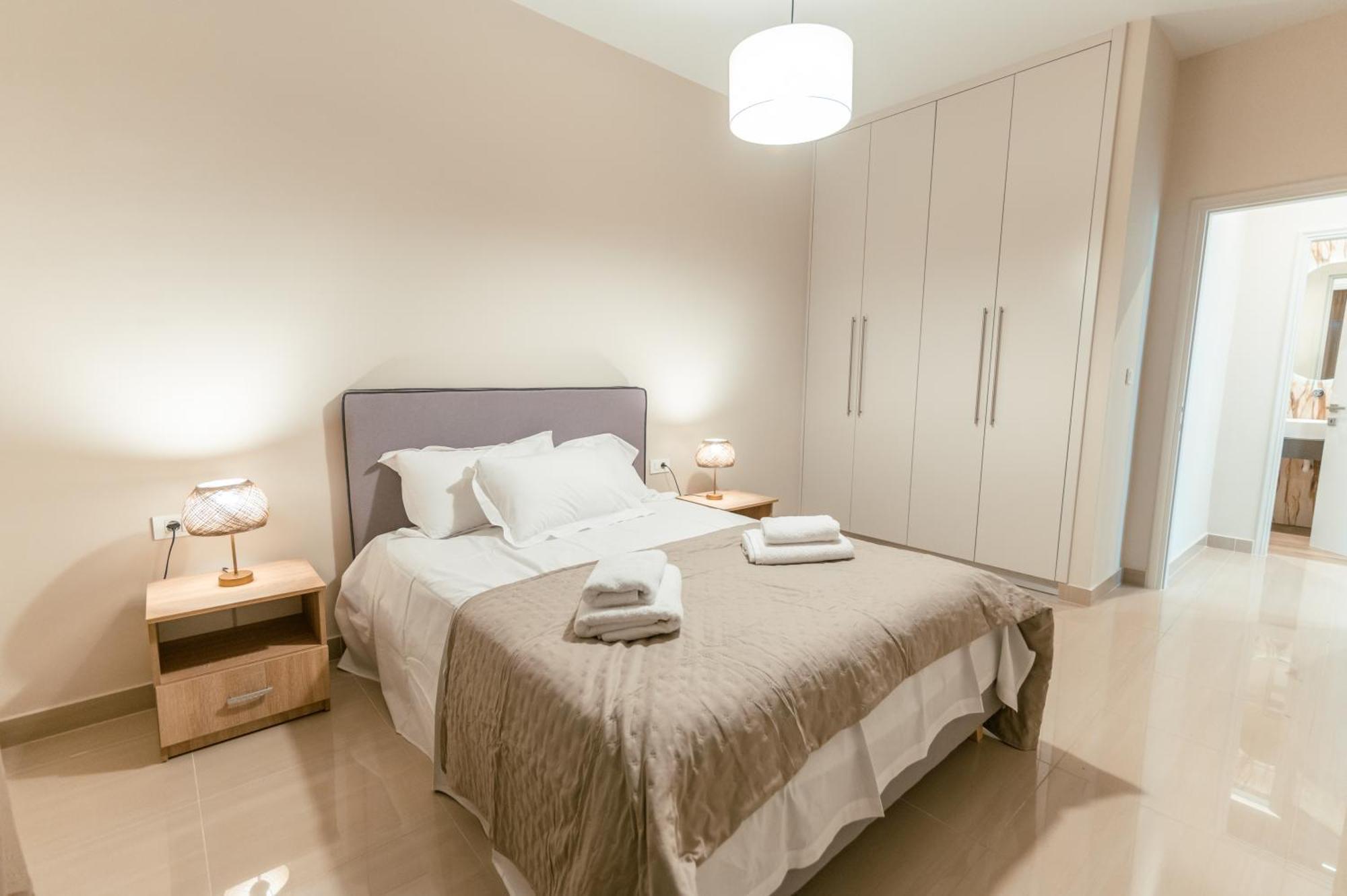 Brand New Elegant Suite Platanion Exterior photo
