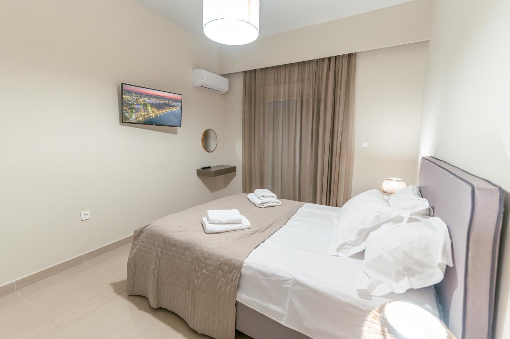 Brand New Elegant Suite Platanion Exterior photo