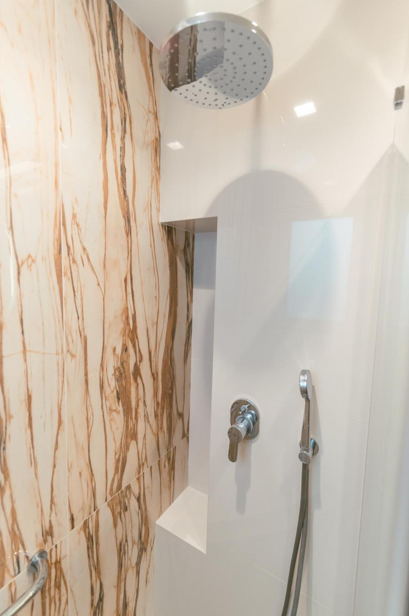 Brand New Elegant Suite Platanion Exterior photo