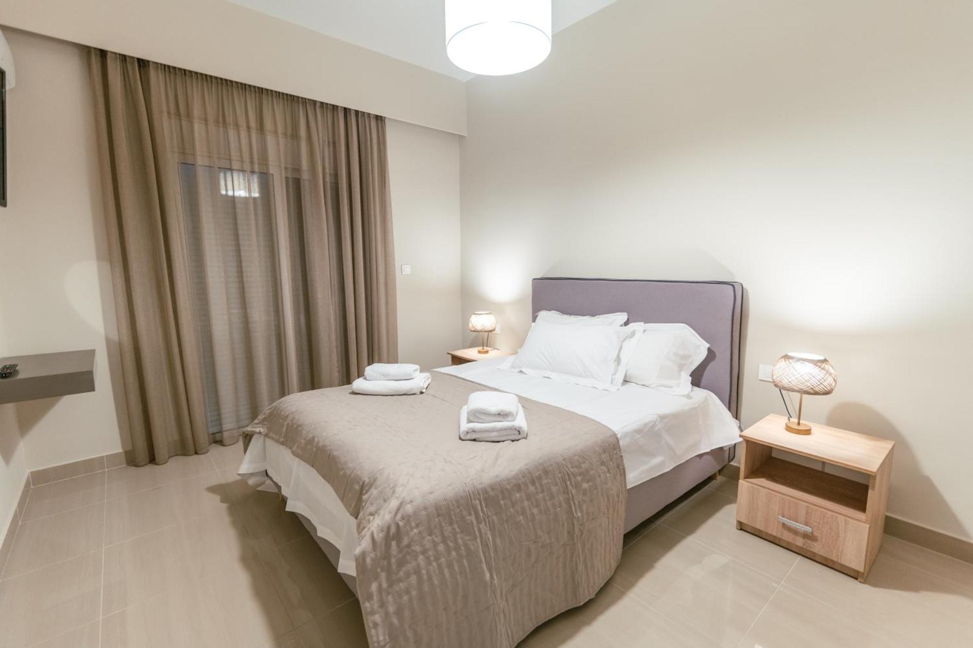Brand New Elegant Suite Platanion Exterior photo