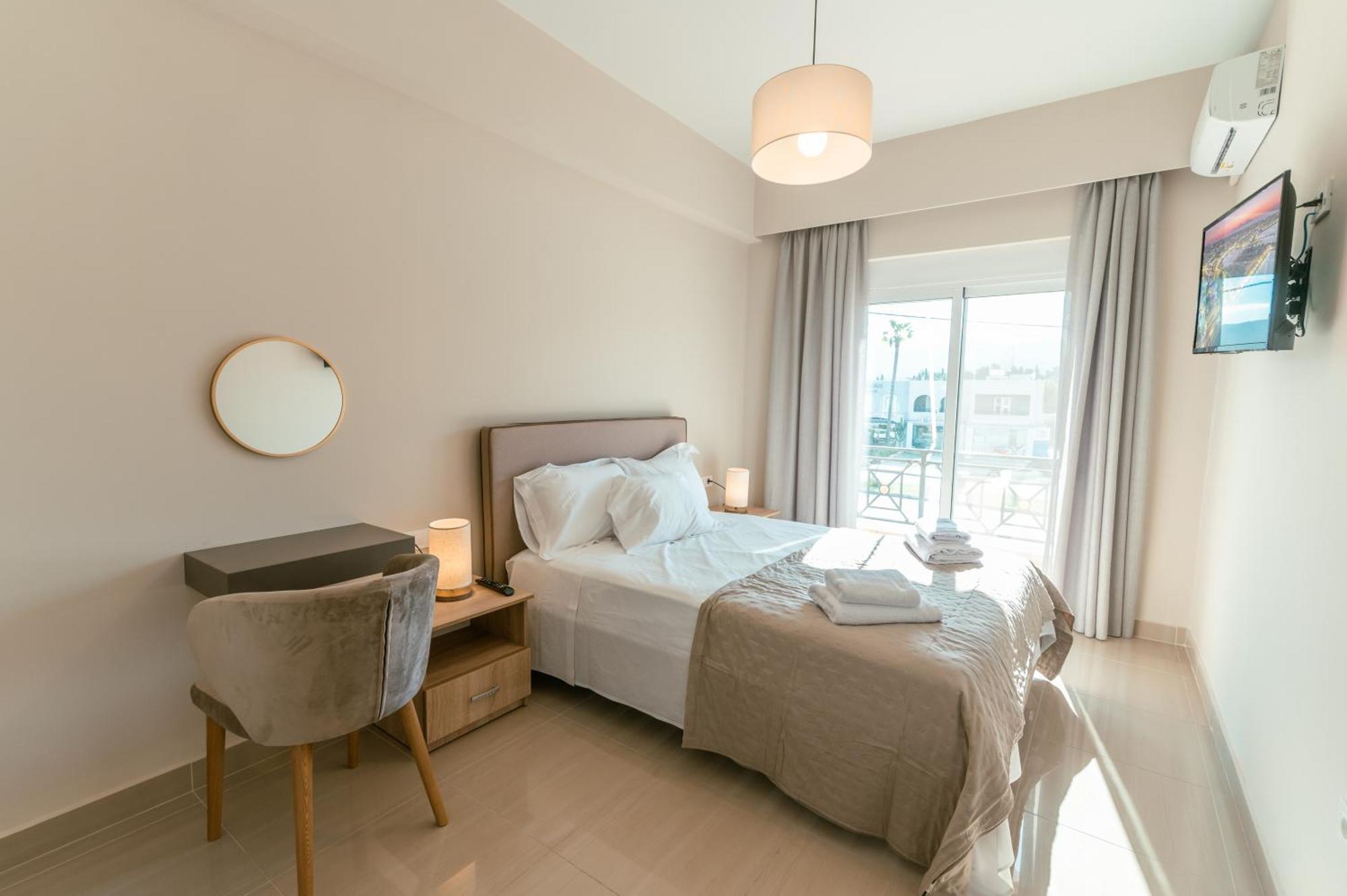 Brand New Elegant Suite Platanion Exterior photo